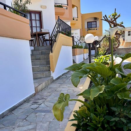 Menelaos Apartments Daratsos Екстериор снимка