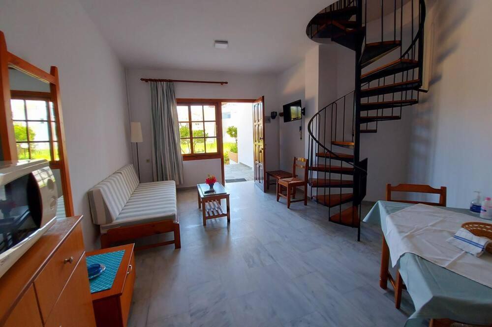 Menelaos Apartments Daratsos Екстериор снимка