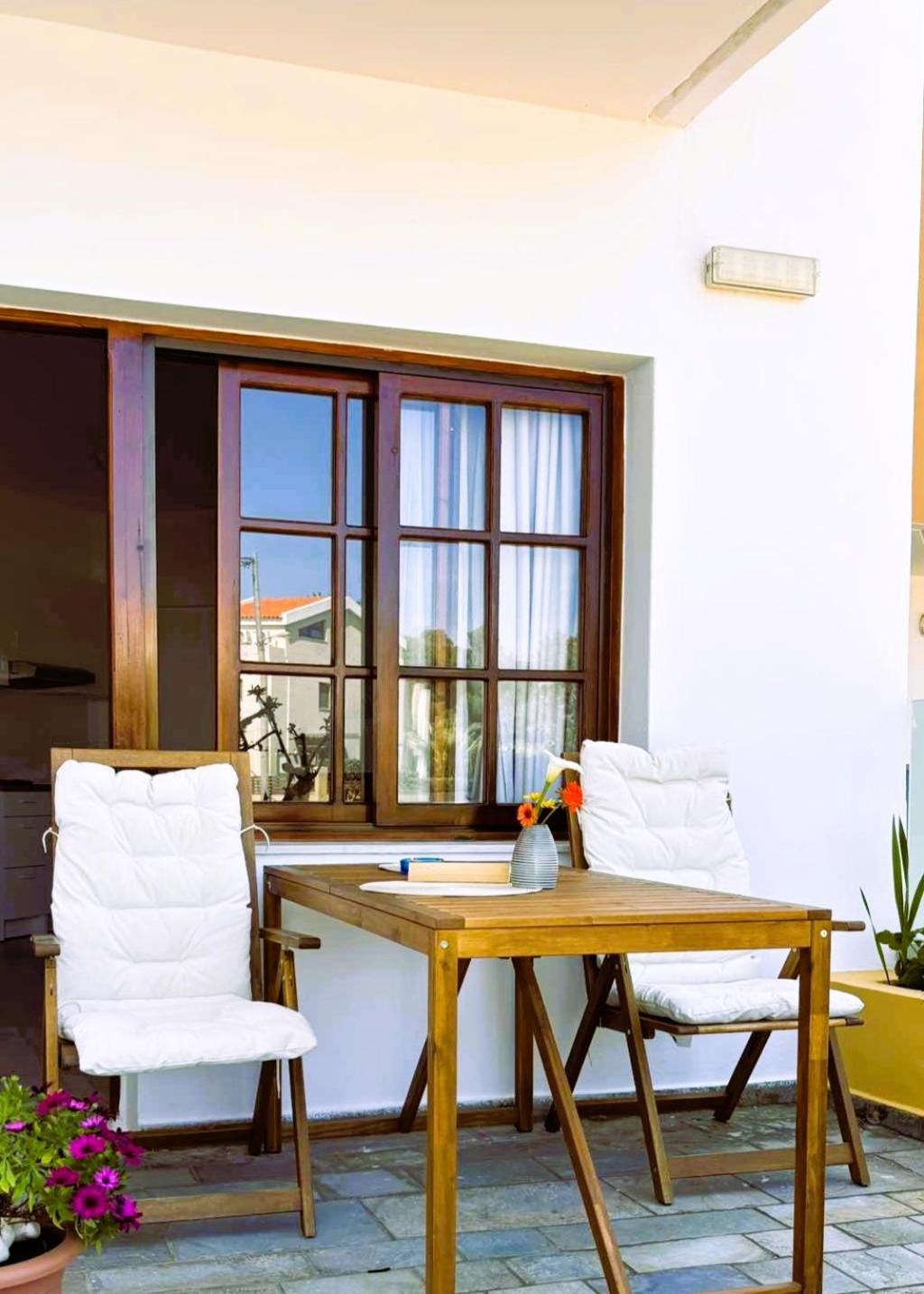 Menelaos Apartments Daratsos Екстериор снимка