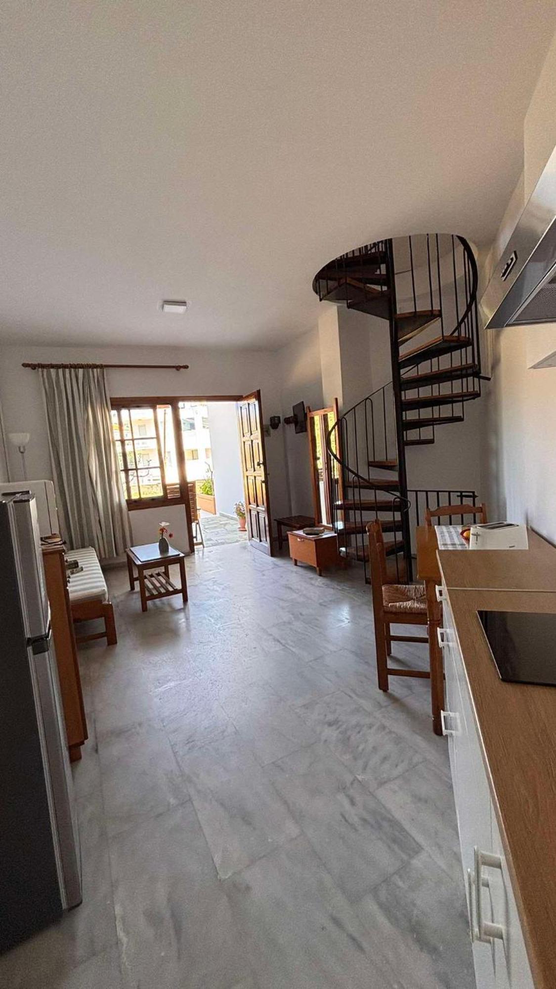 Menelaos Apartments Daratsos Екстериор снимка