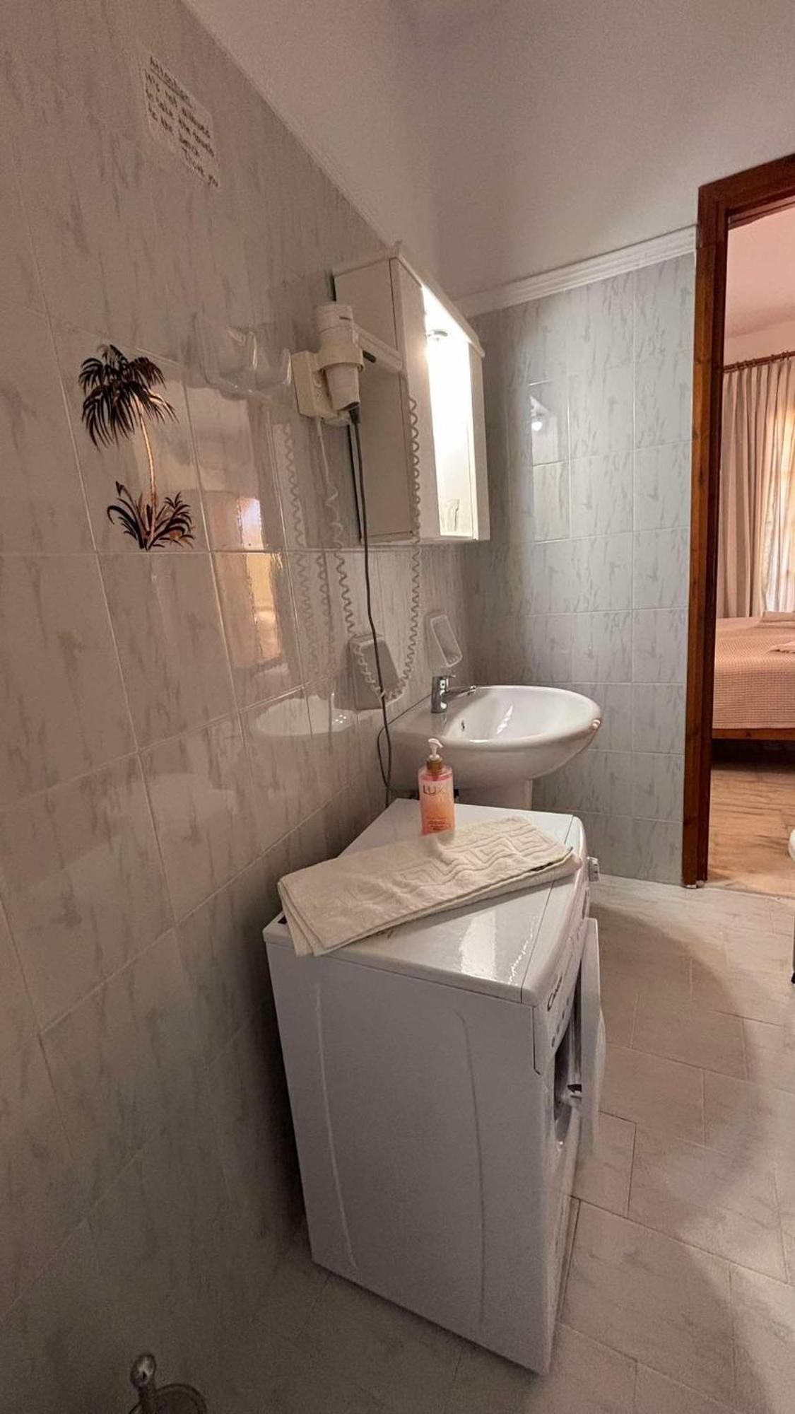 Menelaos Apartments Daratsos Екстериор снимка