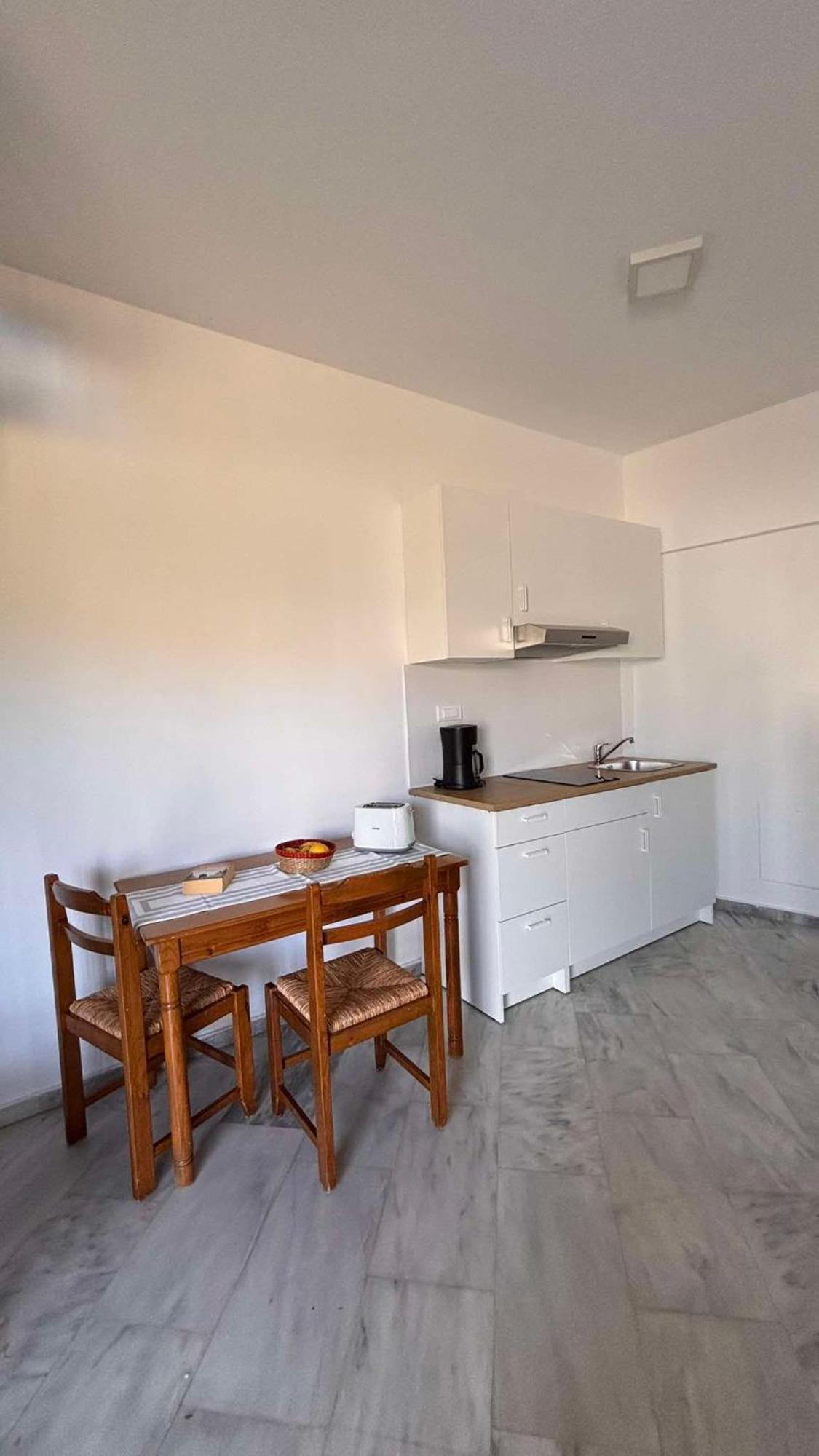 Menelaos Apartments Daratsos Екстериор снимка