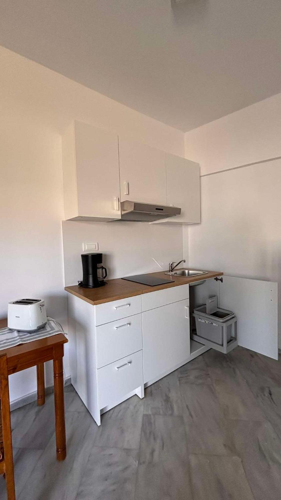 Menelaos Apartments Daratsos Екстериор снимка